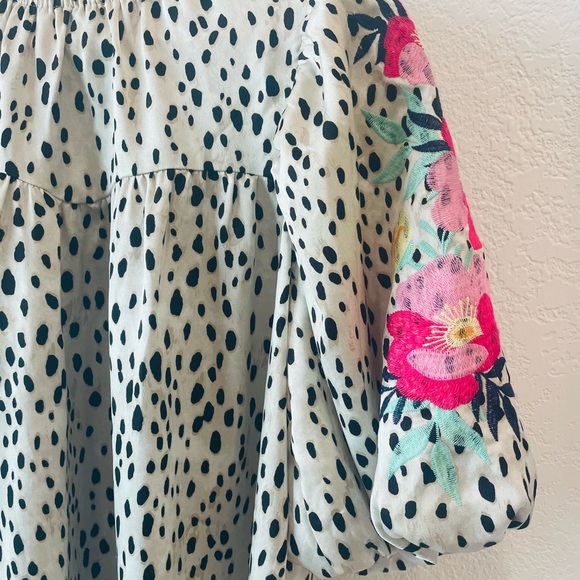 Entro Off White/Black Animal Print Embroidered Blouse Size S - Picture 3 of 6